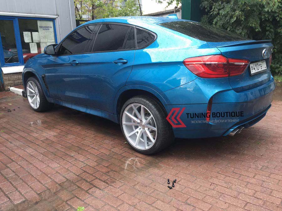 BMW X6M на 21" дисках Vossen VFS1 Silver  фото 1